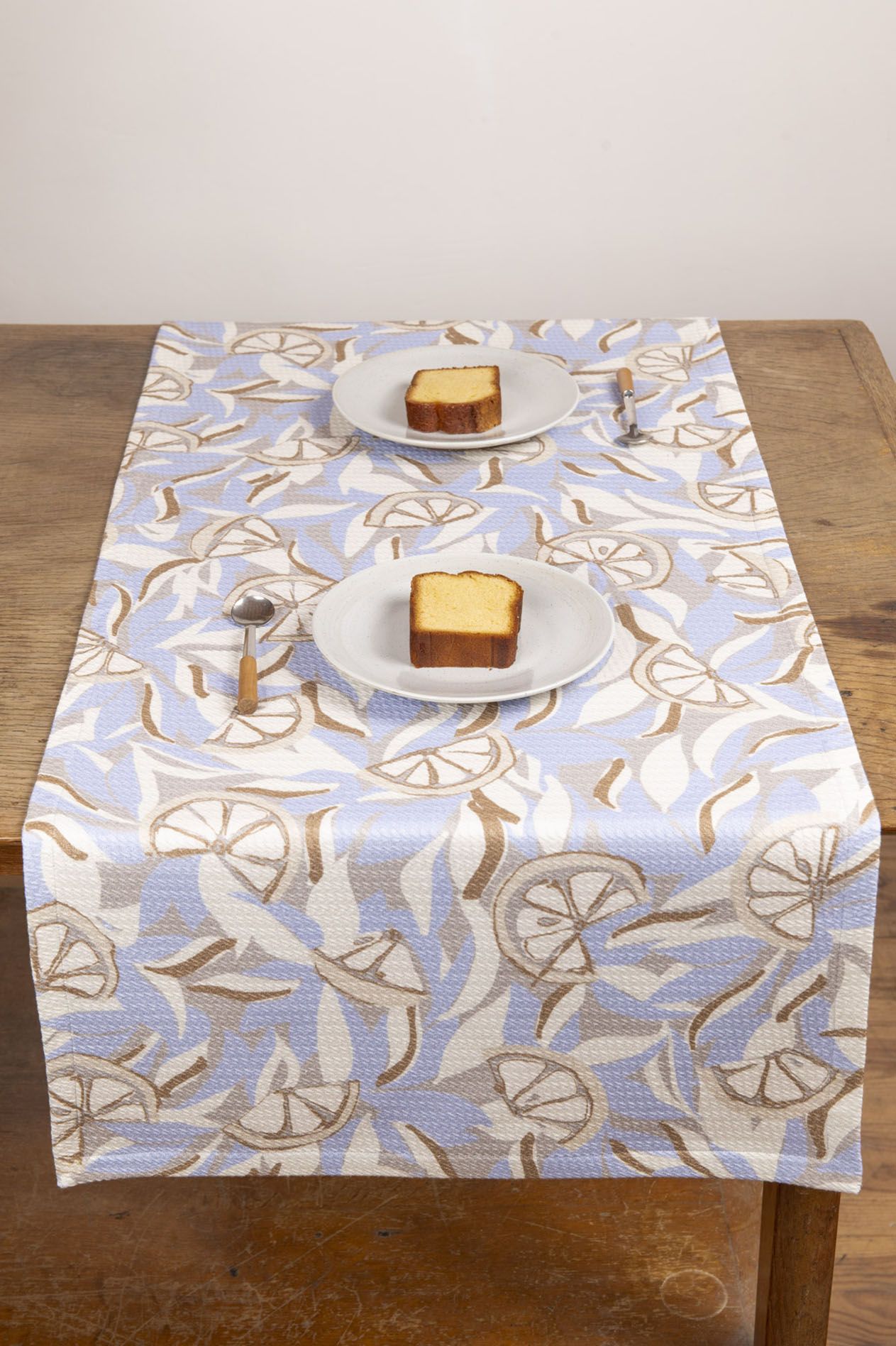 Le Chemin de Tables Oranges Bleues