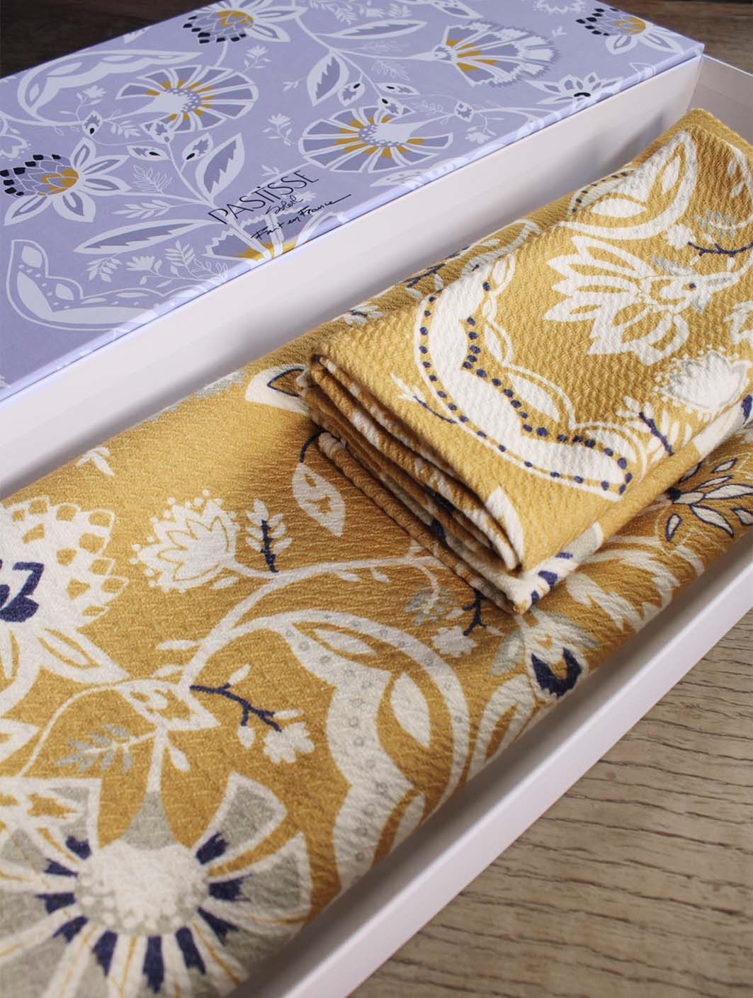 Le Coffret Chemins et Serviettes de Table Indienne Moutarde pour Quatre