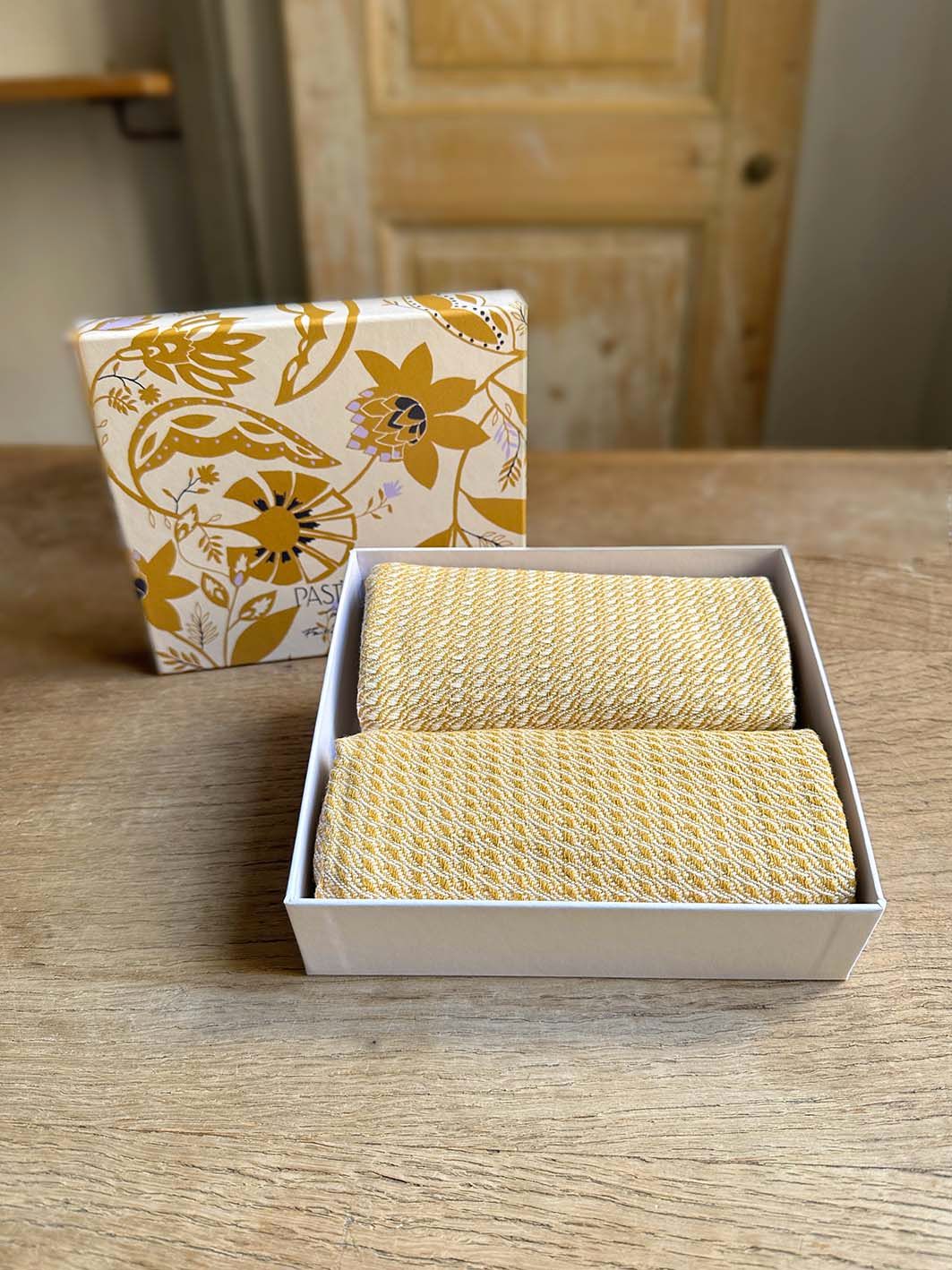 Le Coffret de Torchons Tissés Moutarde